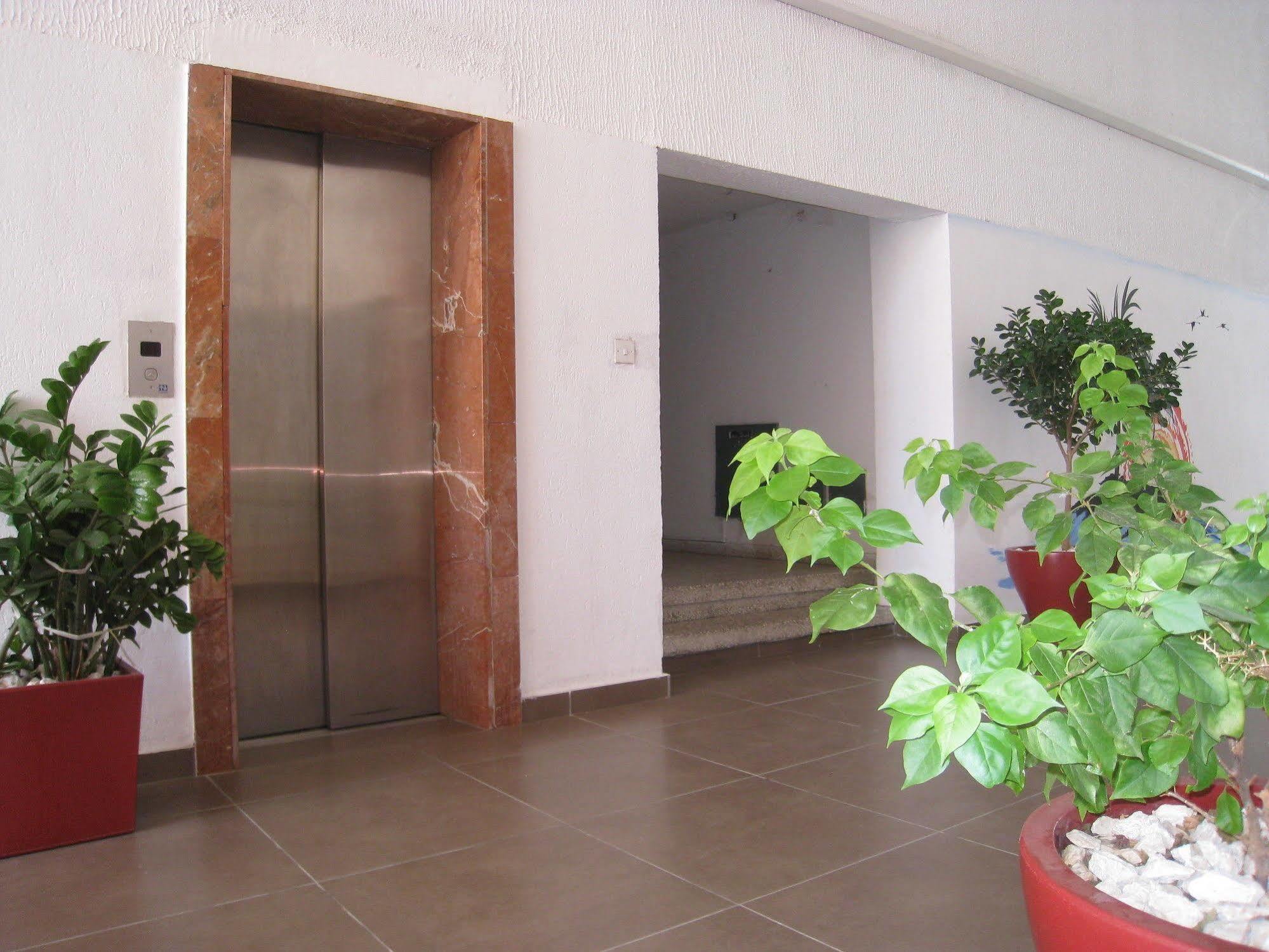 Palm Sea Beach Hotel Apartments Larnaka Exterior foto