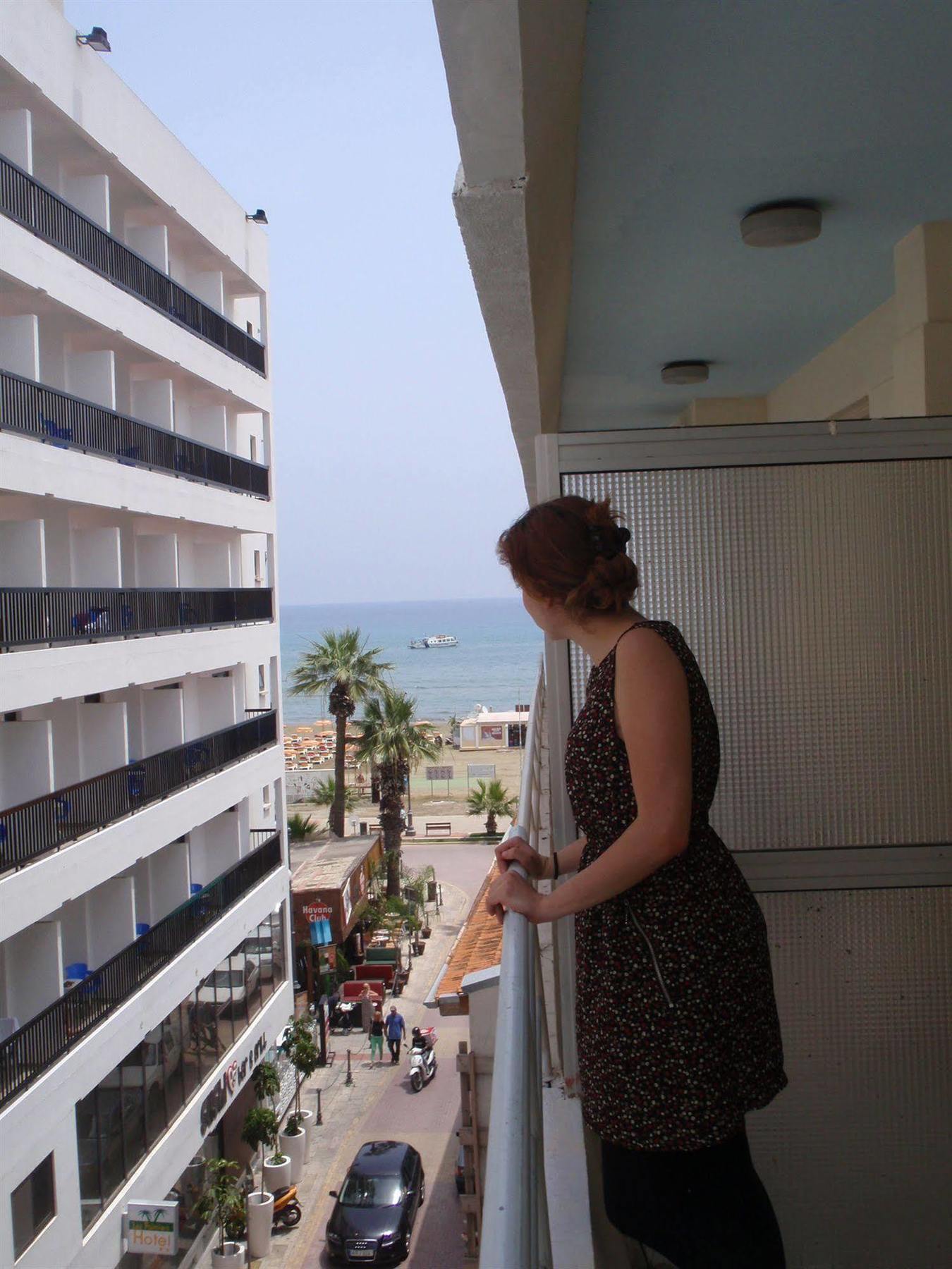 Palm Sea Beach Hotel Apartments Larnaka Exterior foto